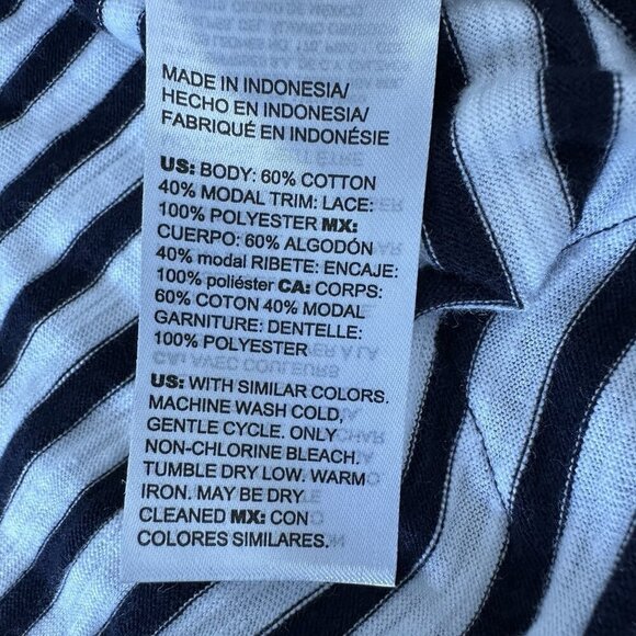 Chicos Knit Top Tee Size XL Navy White Stripe Slub Lace Hem Nautical - Picture 10 of 10